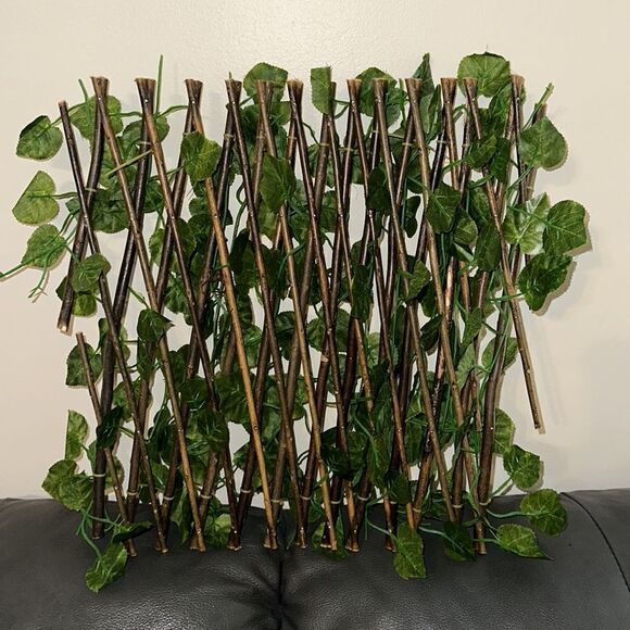 Decorative Expandable Vine Branches Fence - Picture 6 of 8